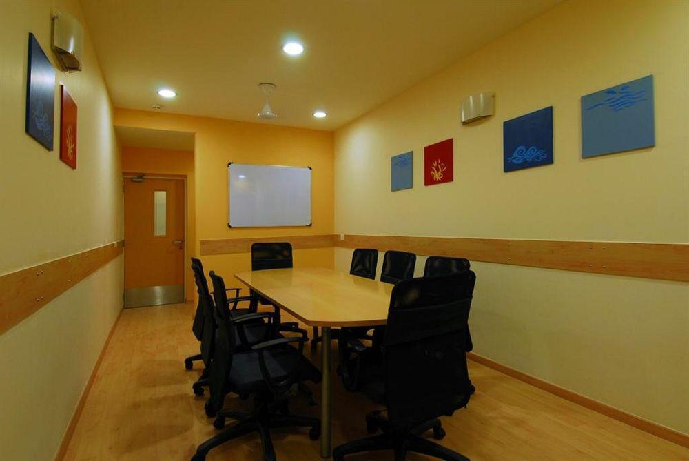 Red Fox Hotel, Chandigarh Luaran gambar